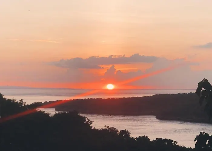ホリデーパーク Oceanview Nusa Penida